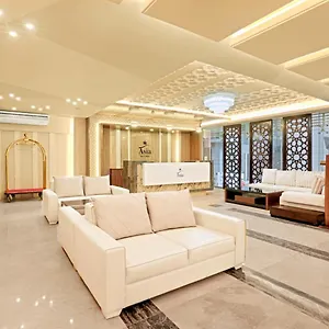 Hotel &